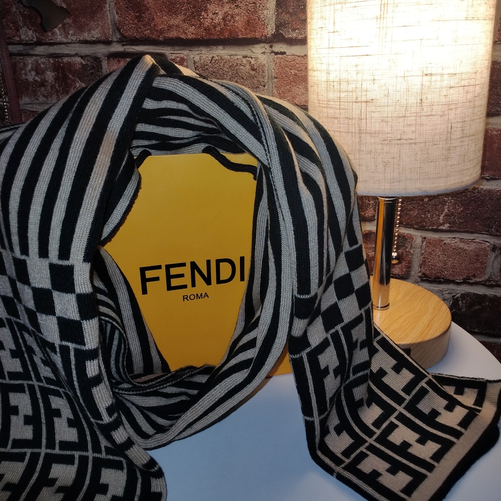 Fendi Black and Cream Wool Scarf